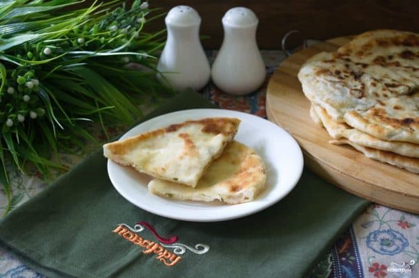 Хычины с сыром и зеленью