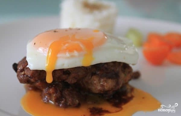 Бифштекс по-гамбургски