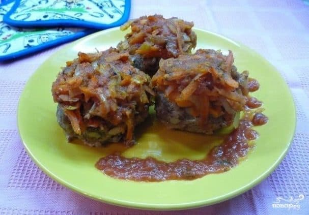 Биточки под соусом