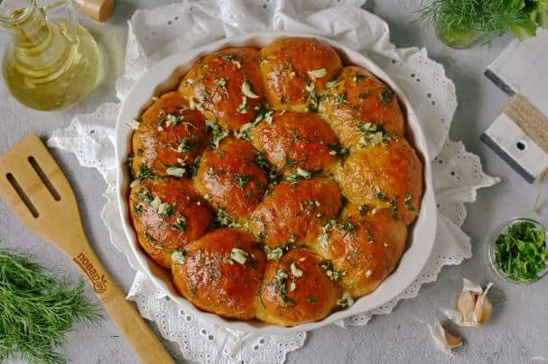 Чесночные пампушки на кефире