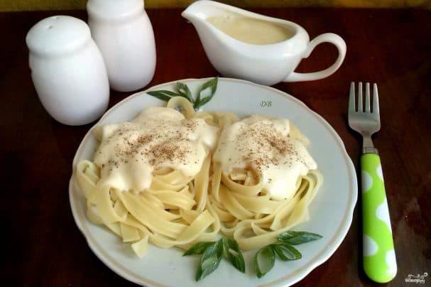 Фетучини под соусом