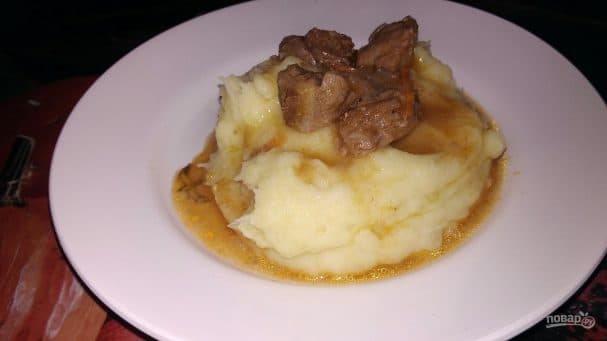 Говядина в густом томатном соусе