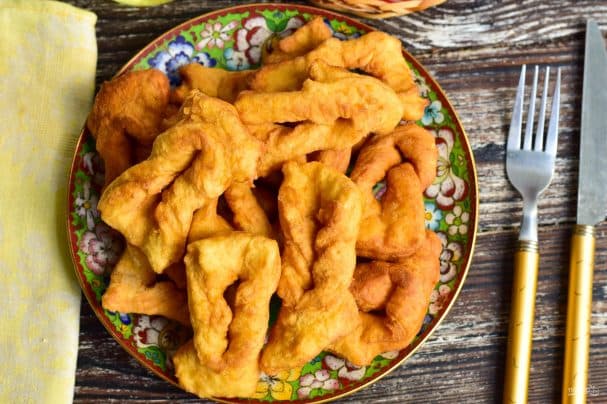 Хворост на кефире с водкой