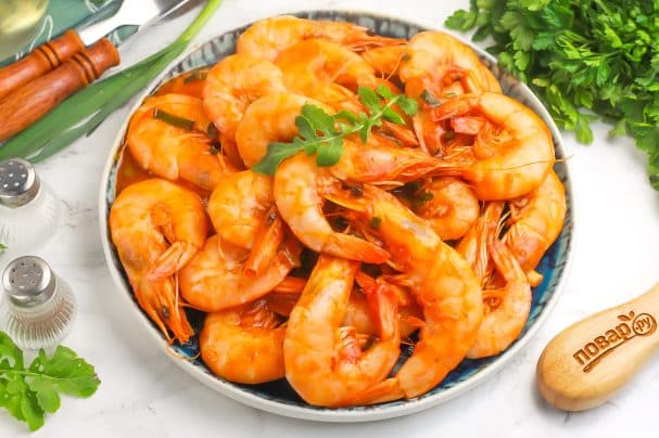 Жареные креветки с томатной пастой