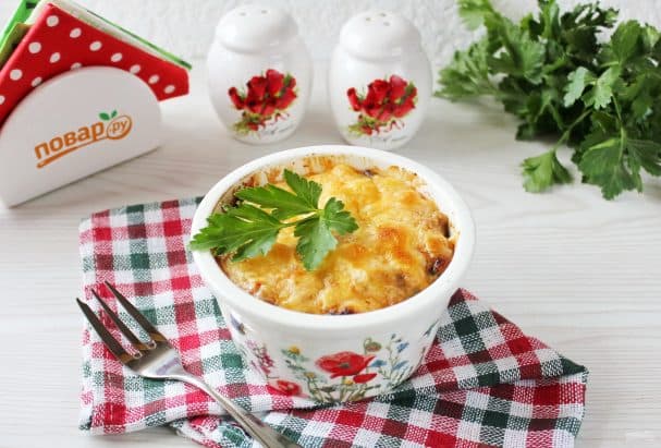 Жульен с курицей и сметаной