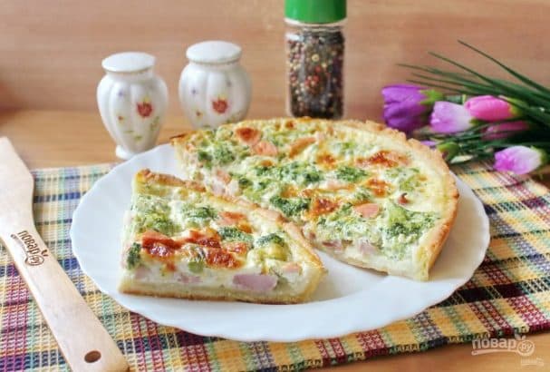 Киш с брокколи и шпинатом