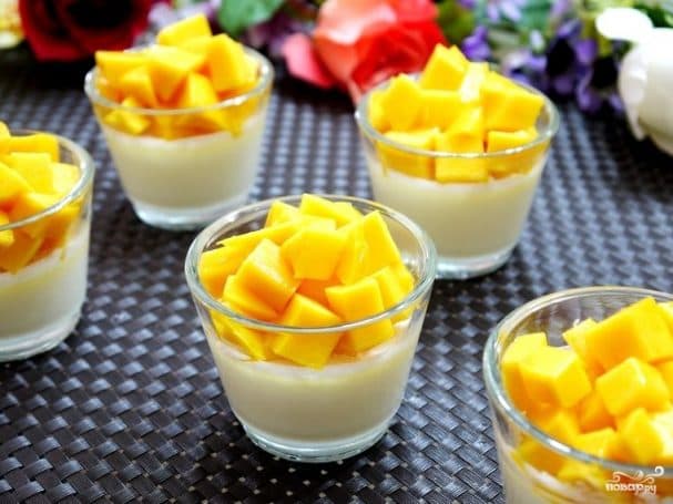 Кокосовое желе с манго