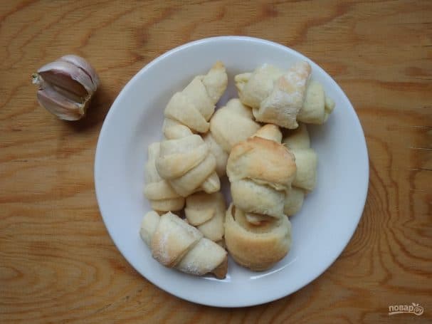 Круассаны с чесноком