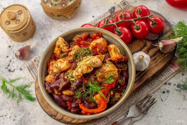 Лобио с курицей и красной фасолью