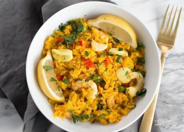 Рис с морепродуктами и овощами