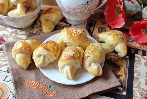 Рогалики на кефире и дрожжах