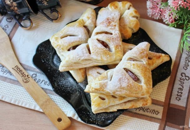 Слойки с нектаринами