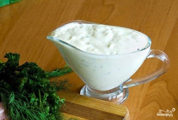 Сметанный соус с чесноком