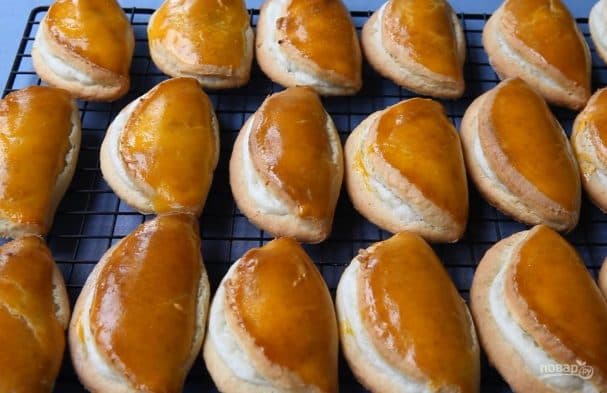 Сочники (пирожки с творогом)