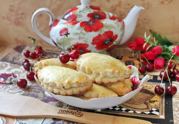 Сочники с вишней