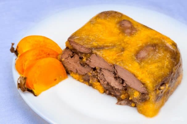 Террин из куриной печени с хурмой