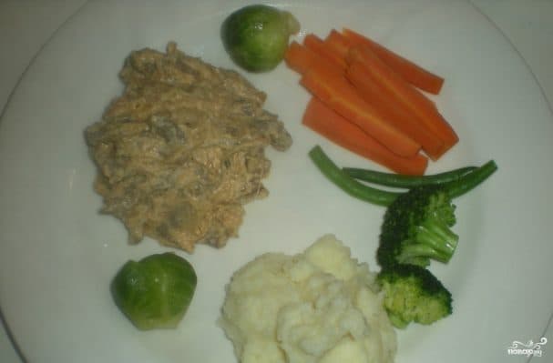 Бефстроганов с овощами