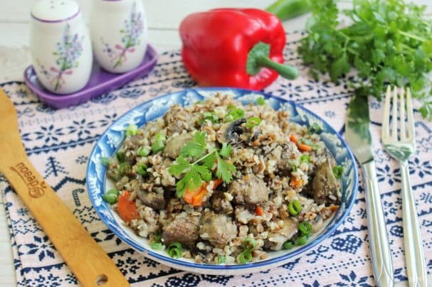 Гречка с печенью и грибами