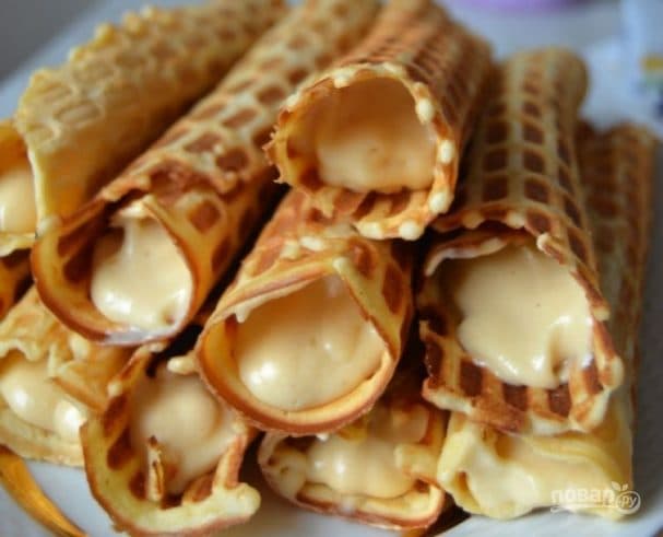 Вафли в вафельнице (рецепт со сгущенкой)