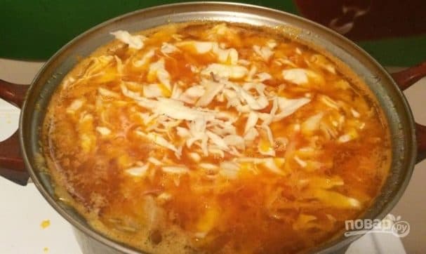 Борщ со свининой и свежей капустой