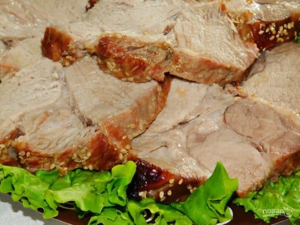 Буженина в соевом маринаде с кунжутом