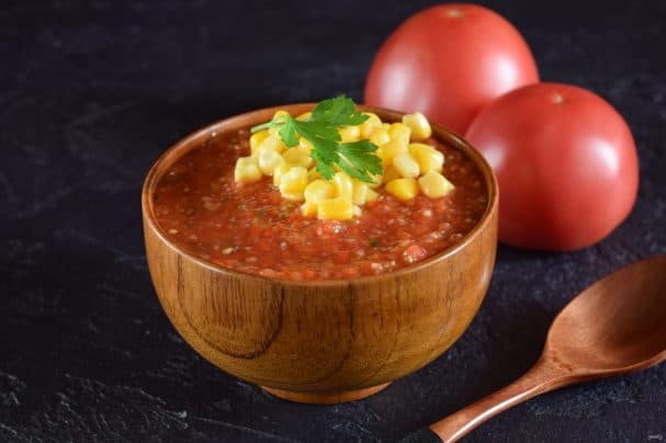 Гаспачо с печеными перцами и кукурузой