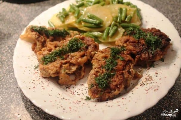 Говяжьи отбивные с чесноком