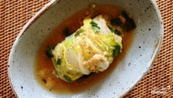 Китайская капуста, фаршированная коричневым рисом