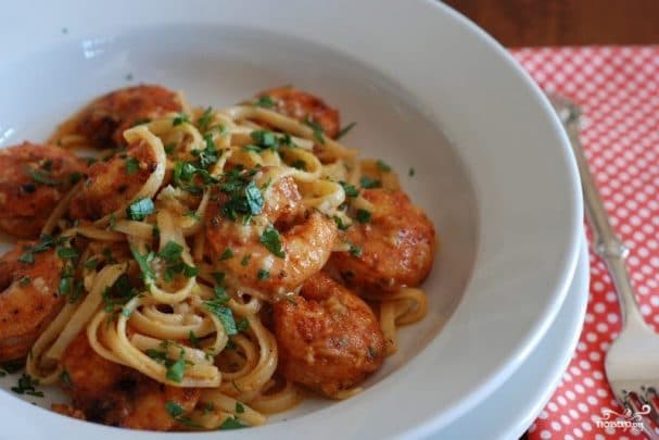 Паста с жареными креветками и лимонно-чесночным маслом