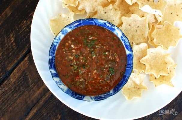 Сальса из запеченных томатов, чеснока и перца