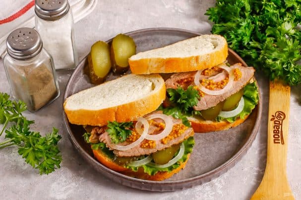 Сэндвич с ростбифом