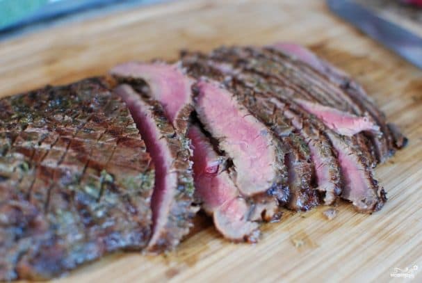 Стейки в зеленом маринаде