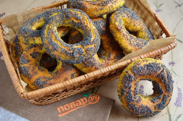 Тыквенные бублики с маком и куркумой